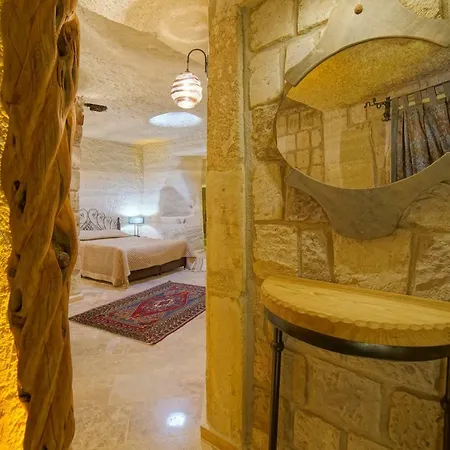 Panoramic Cave גורמה